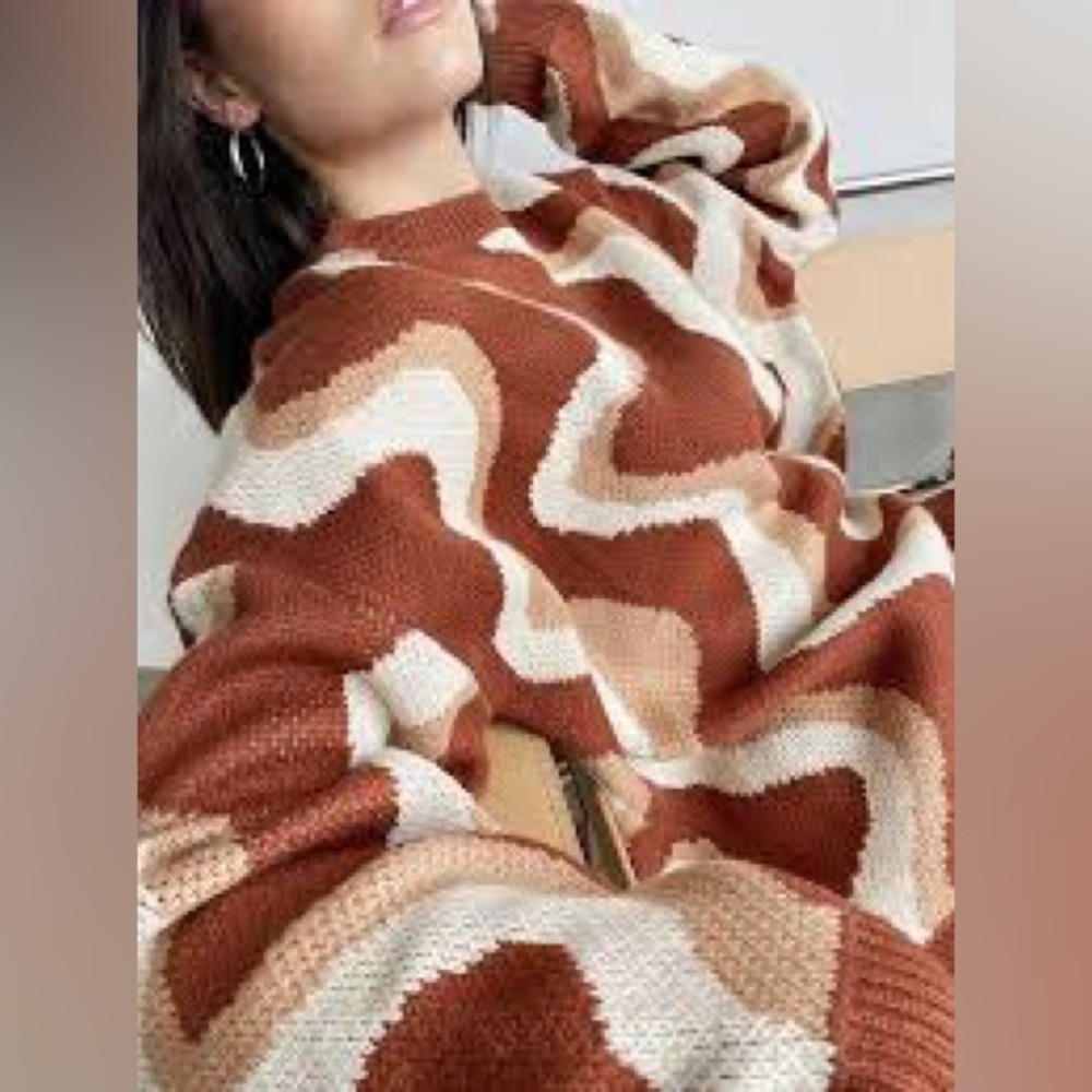 Bailey Rae Retro Wave Sweater - Picture 2 of 7